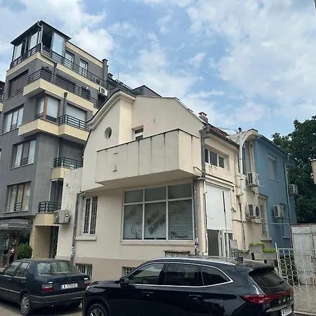 студио за гости при нана Guest house Burgas